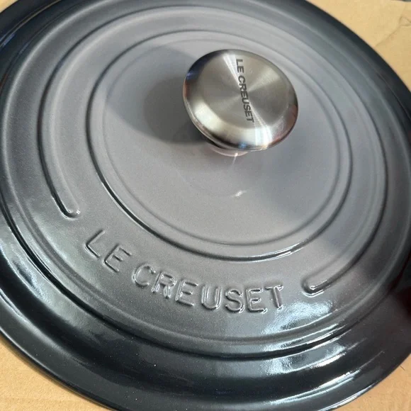 Le Creuset Flint Oyster Cast Iron Dutch Oven Cocotte 7.25 Qrt NEW - Picture 12 of 16